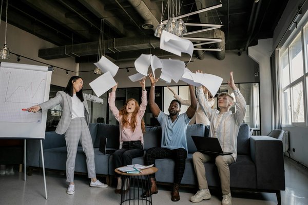 Comment mesurer efficacement l"impact social des services éducatifs d"une entreprise ?